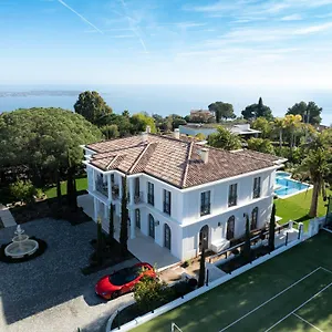 https://palace-de-lys.fr-provencehotel.com